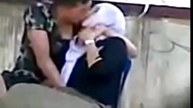 مقعد سفید تارا در سوپر خارجی فیلم لباس زیر و بستنی